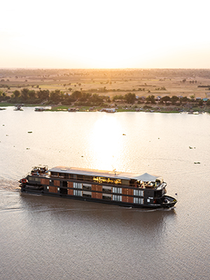 T+L World's Best Top 10 River Cruise                                                            Lines