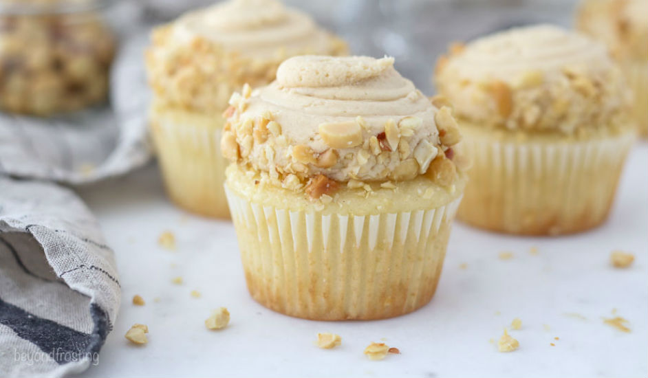 https://campaign-image.com/zohocampaigns/506140000000820004_zc_v30_crjulianne_dell_beyond_frosting_peanut_butter_marshmallow_cupcakes.jpg