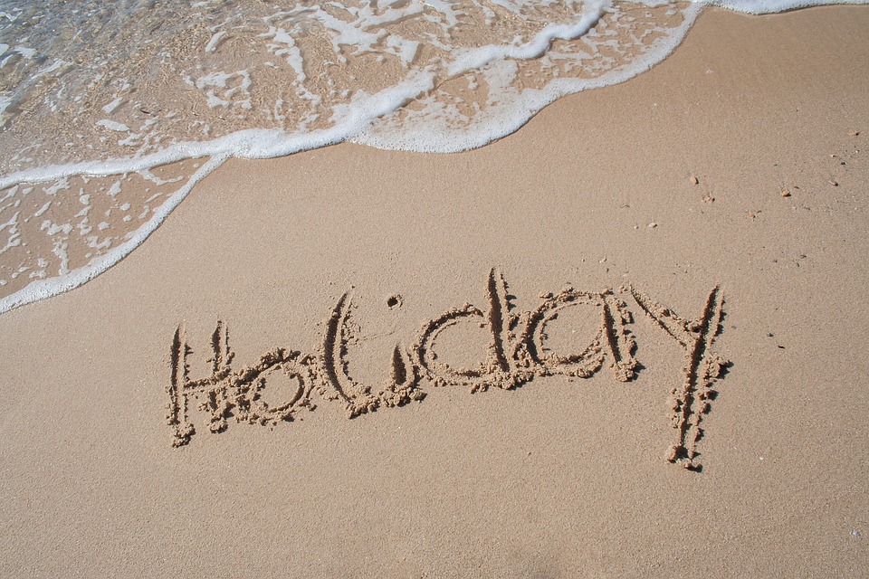 https://campaign-image.com/zohocampaigns/612417000002076004_zc_v27_1599405672926_holiday_2103171_960_720.jpg